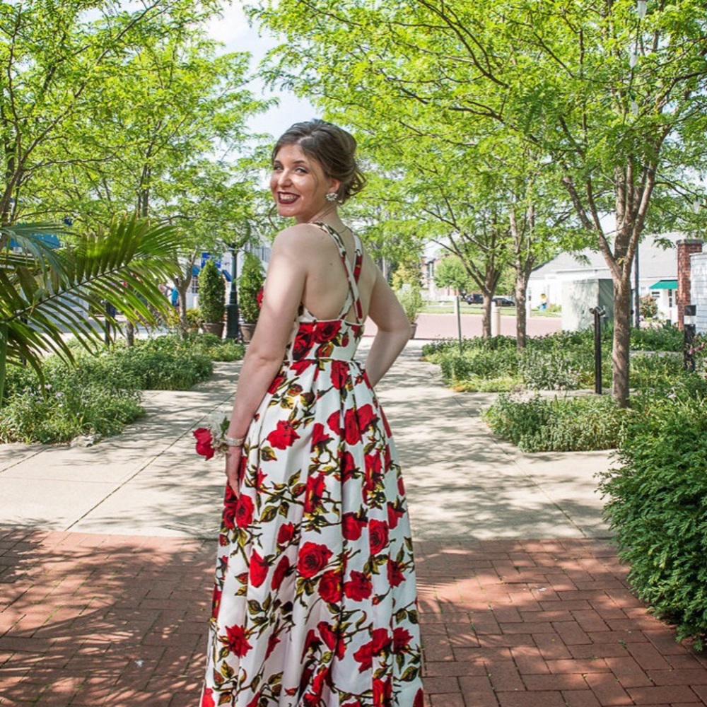 🌹PROM/EVENING GOWN🌹. - Picture 4 of 5
